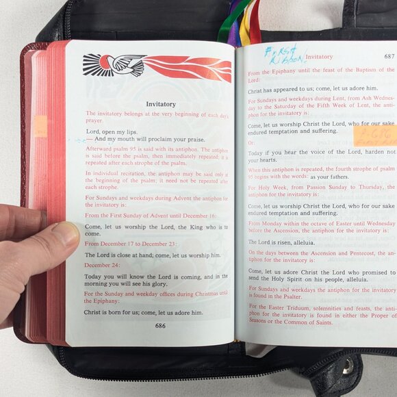 Christian Prayer book in black leather cover, vintage leather bible sleeve - Picture 4 of 13